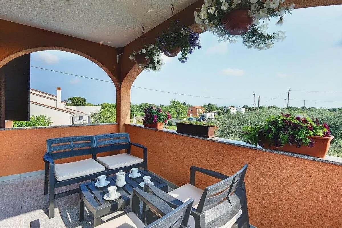 Apartment Sissano Liznjan