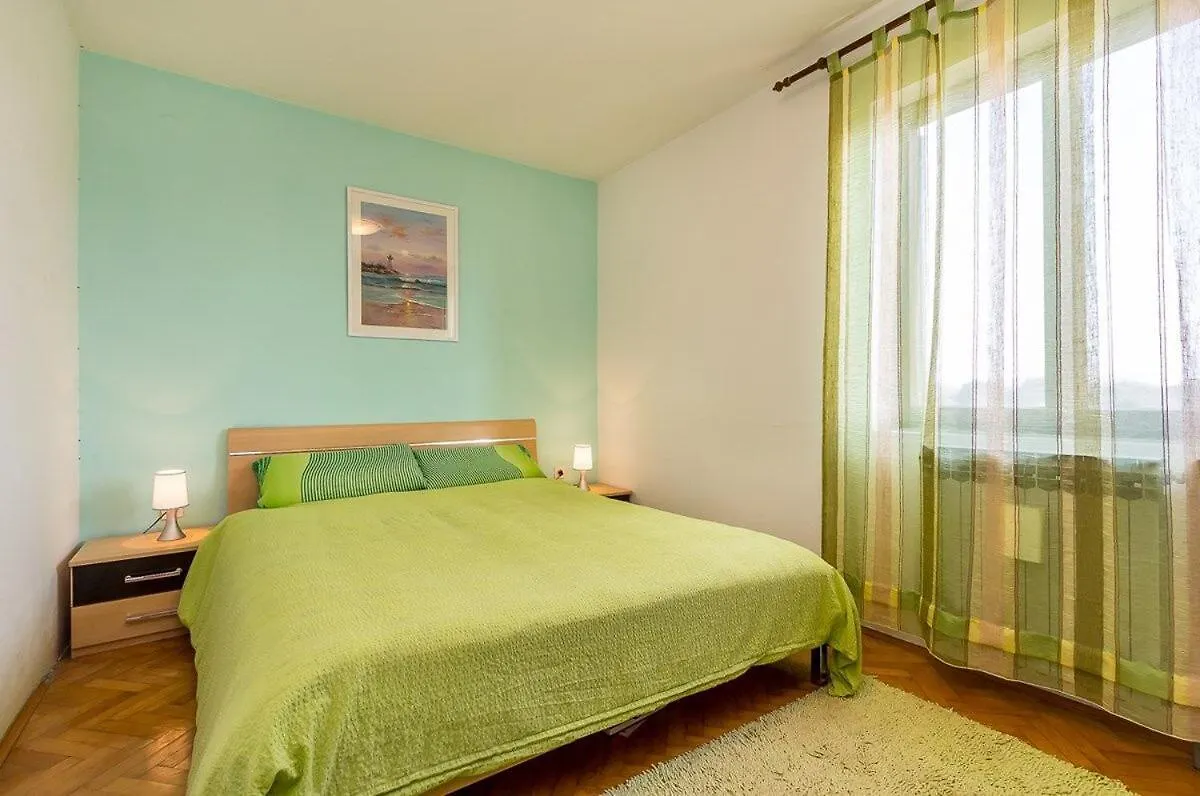 Apartment Sissano Liznjan