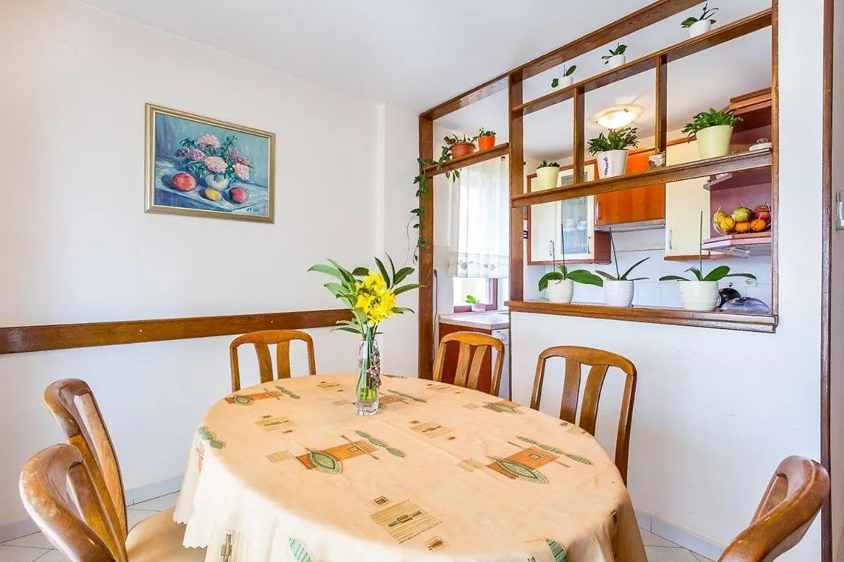 Apartment Sissano 0*, Liznjan